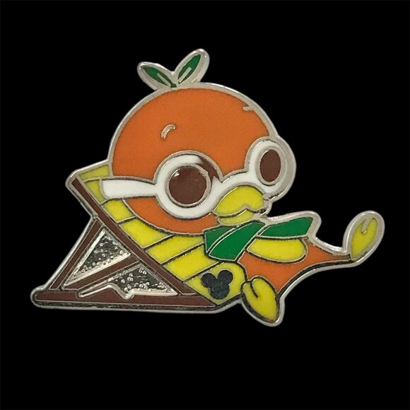Disney Orange Bird Trading Pin 2011 Enamel Hidden Mickey Series Beach Chair - Picture 2 of 8